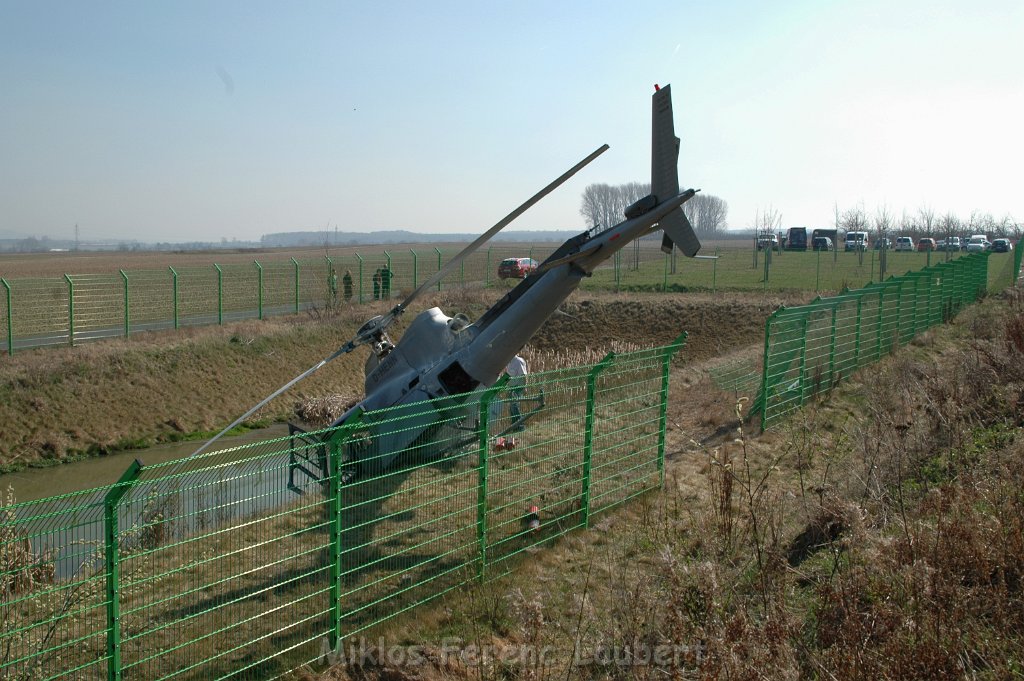 Hubschrauber abgestuerzt Ahrweiler Gelsdorf P06.JPG